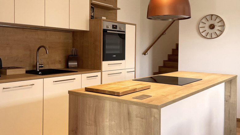 K&uuml;che mit Kochinsel, &copy; Kay Haderer